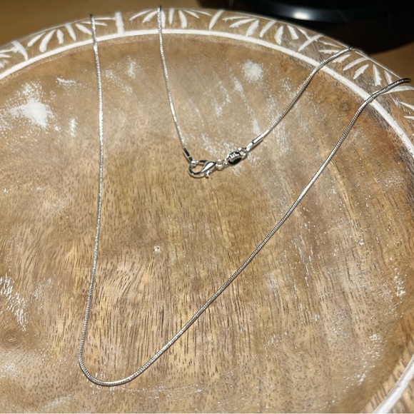 NWOT Snake Chain 925 Sterling Silver Necklace - Picture 2 of 8